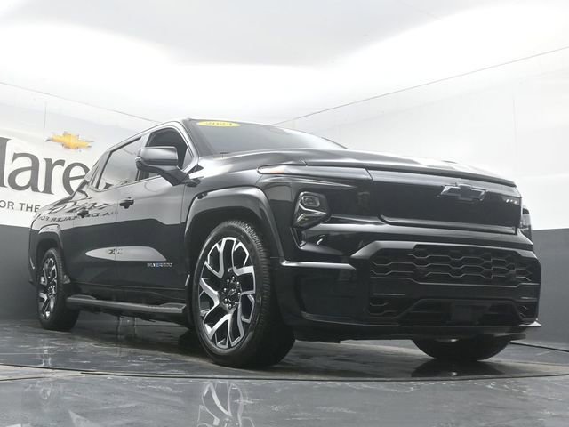 Used 2024 Chevrolet Silverado EV RST image 3