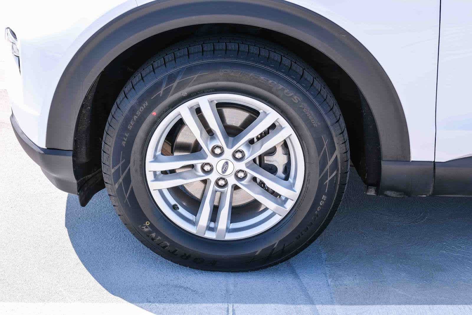 Used 2023 Ford Explorer XLT w/ Equipment Group 202A RWD image 10
