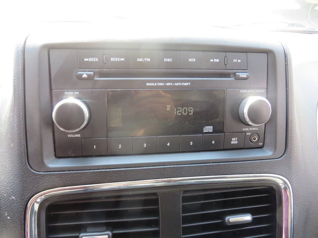 Used 2013 RAM C/V Tradesman FWD image 21