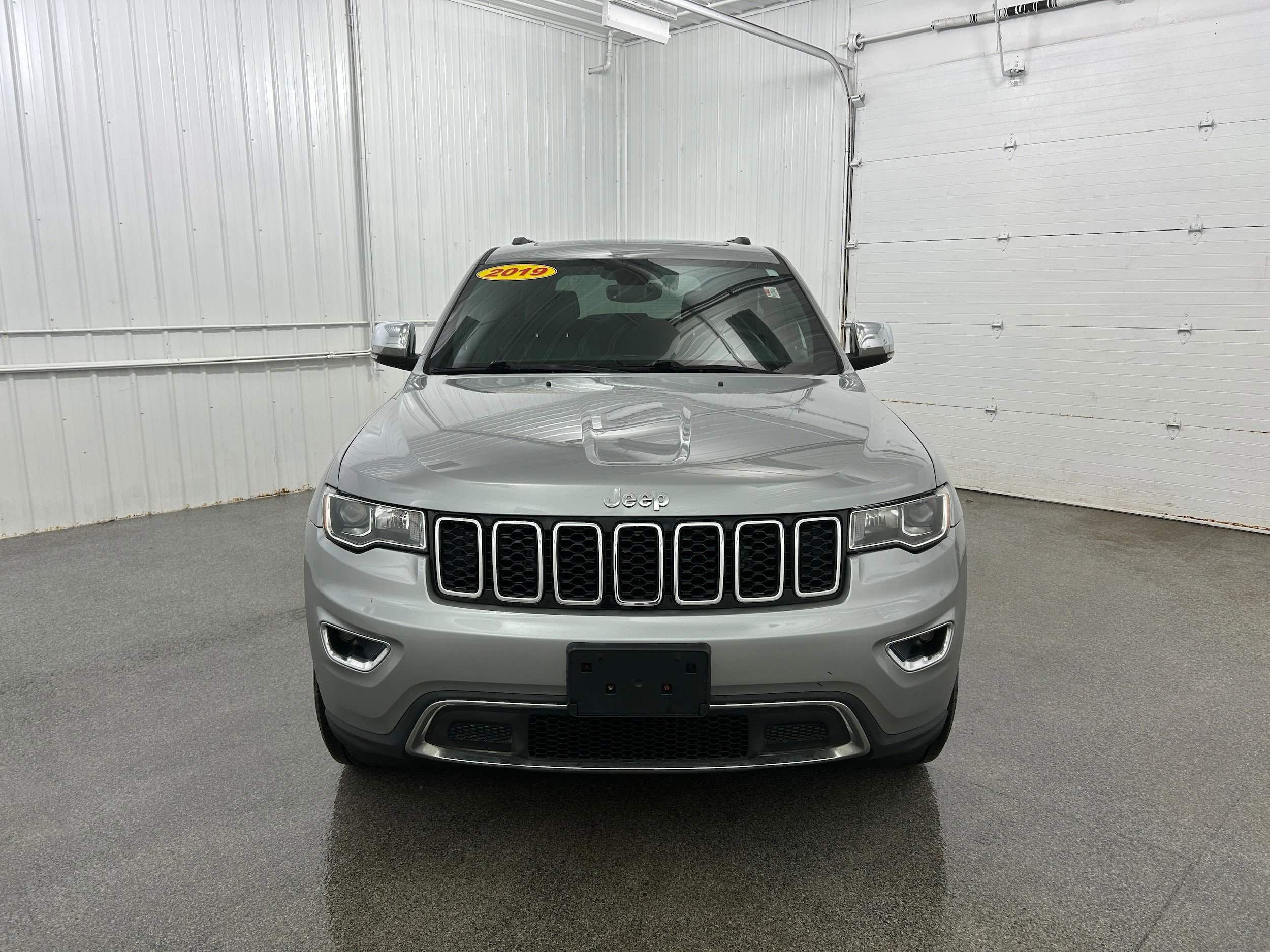 Used 2018 Jeep Grand Cherokee Limited AWD/4WD image 19