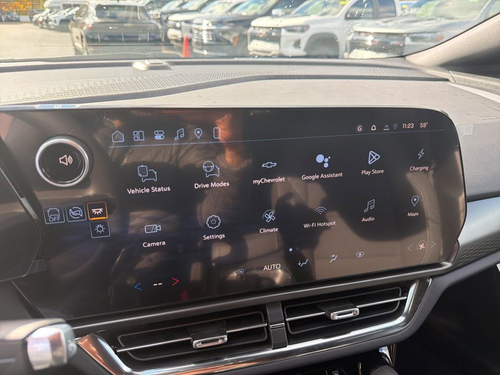 New 2026 Chevrolet Equinox EV LT image 11