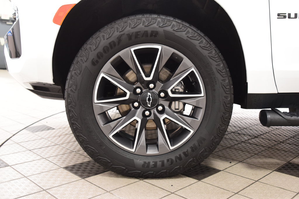 Used 2024 Chevrolet Suburban Z71 w/ Luxury Package AWD/4WD image 28