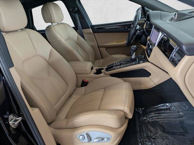 Used 2020 Porsche Macan AWD/4WD image 22