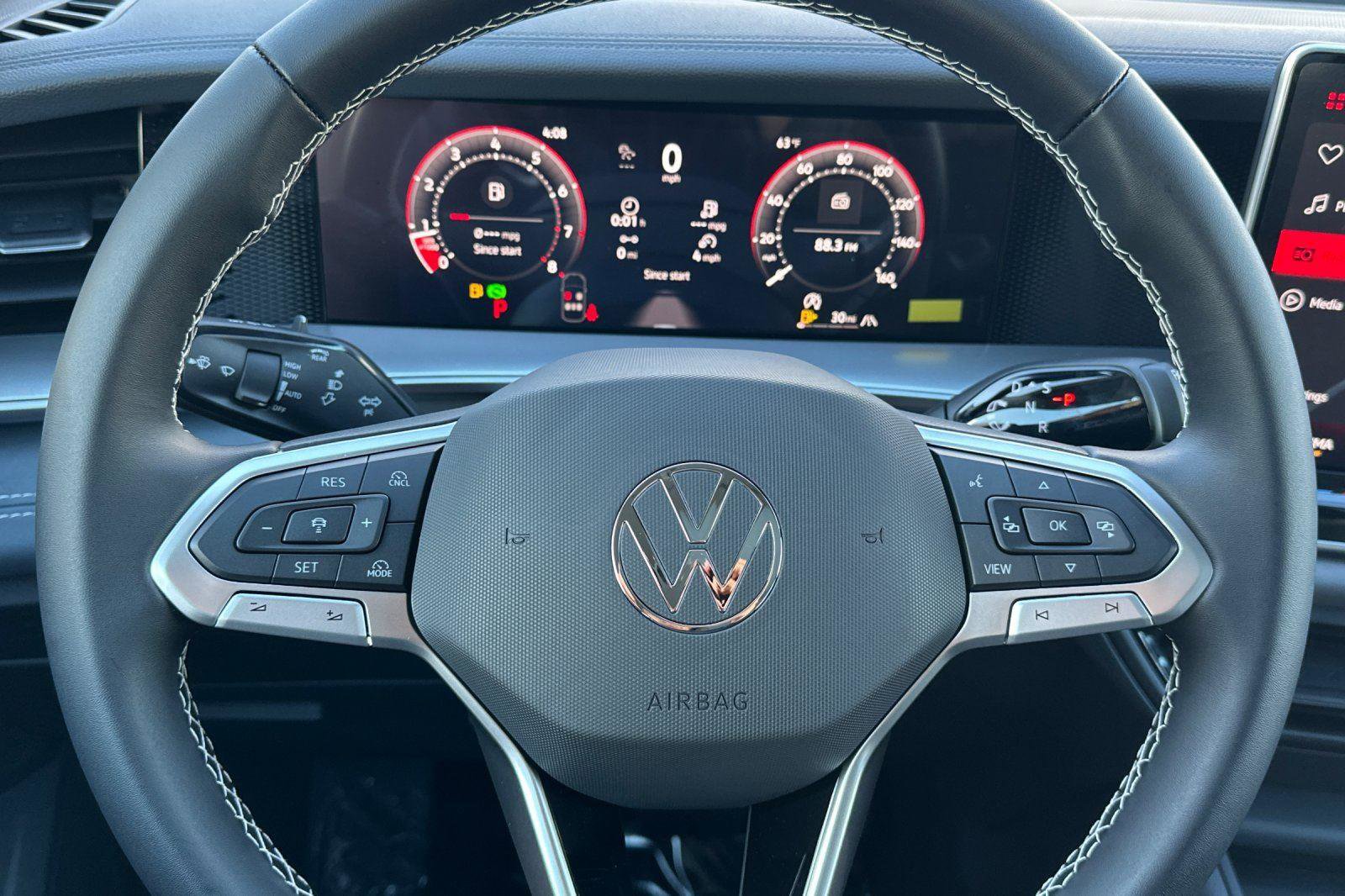 New 2026 Volkswagen Tiguan SE image 22