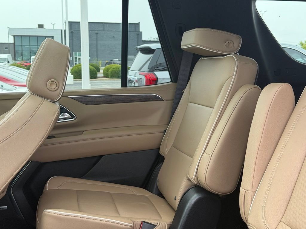 Used 2023 Chevrolet Tahoe Premier AWD/4WD image 33