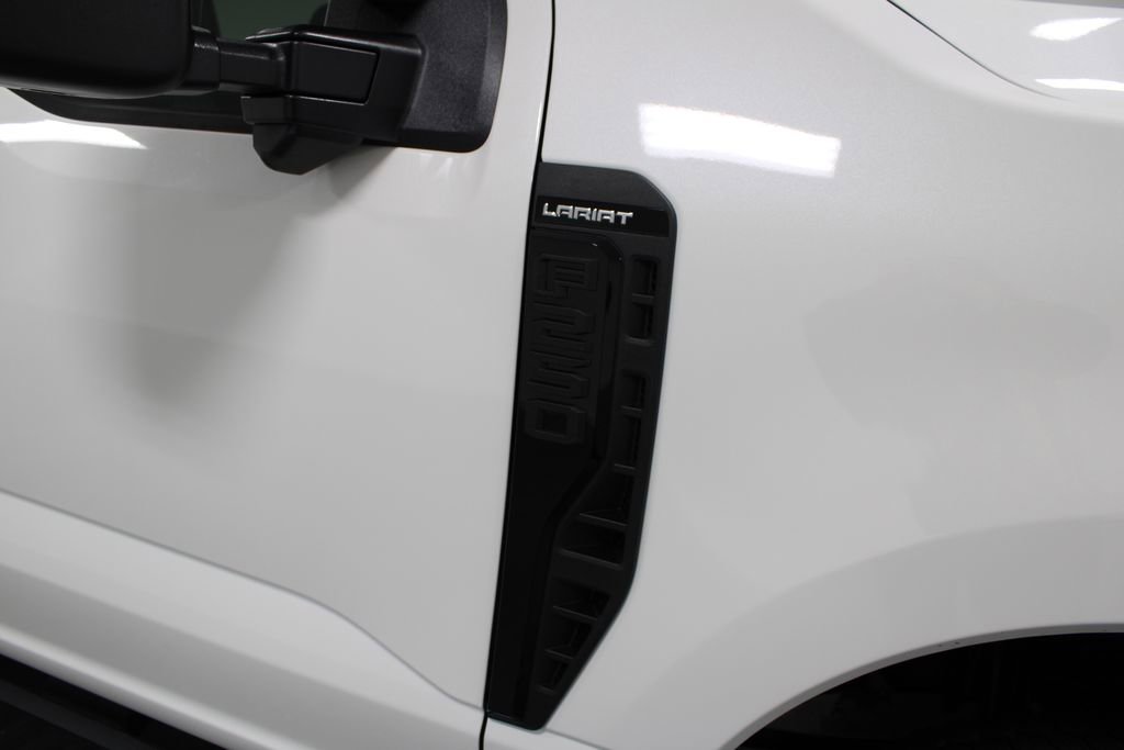 New 2026 Ford F250 Lariat w/ Black Appearance Package image 12