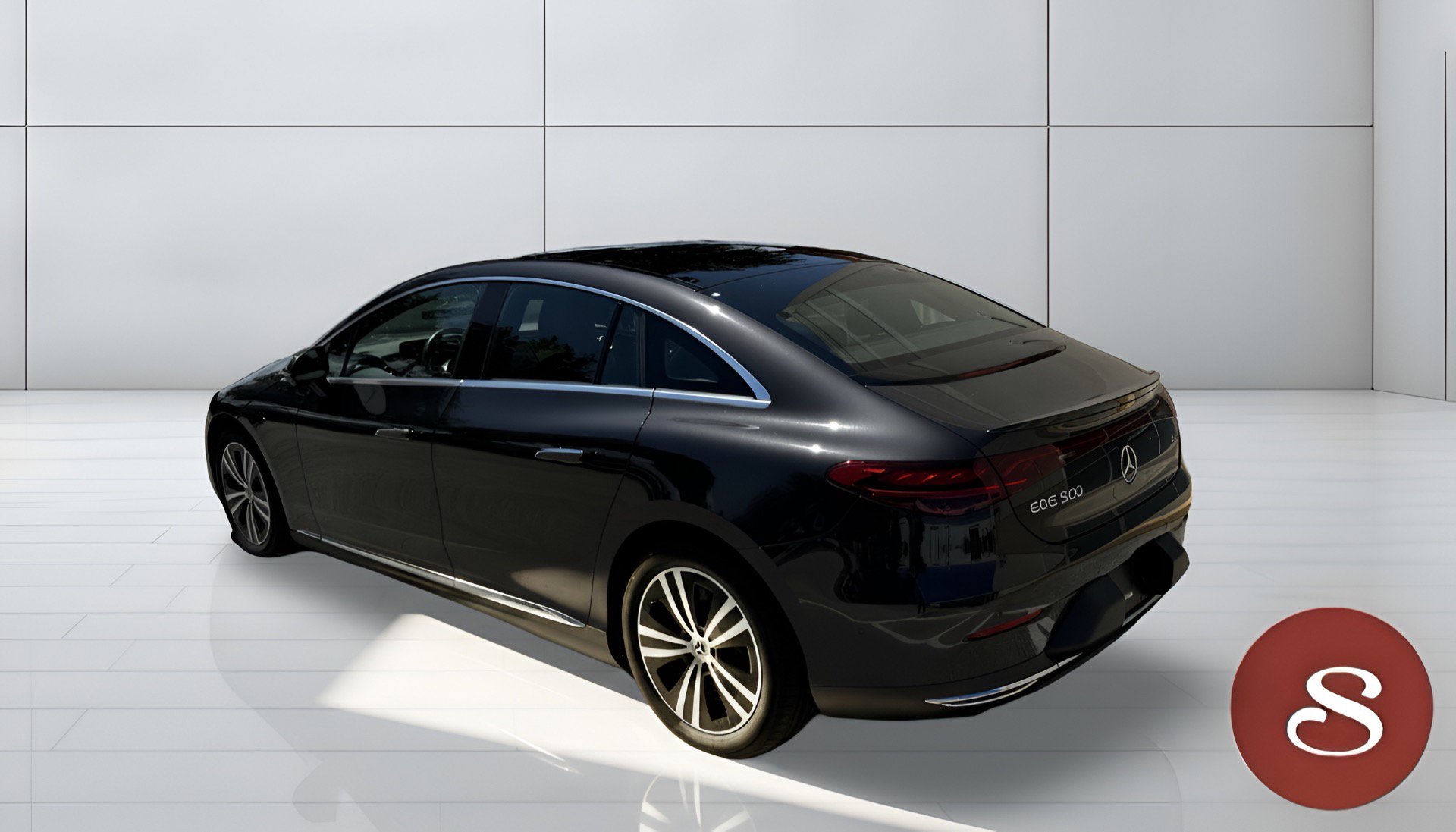 Used 2023 Mercedes-Benz EQE 500 4MATIC Sedan image 2