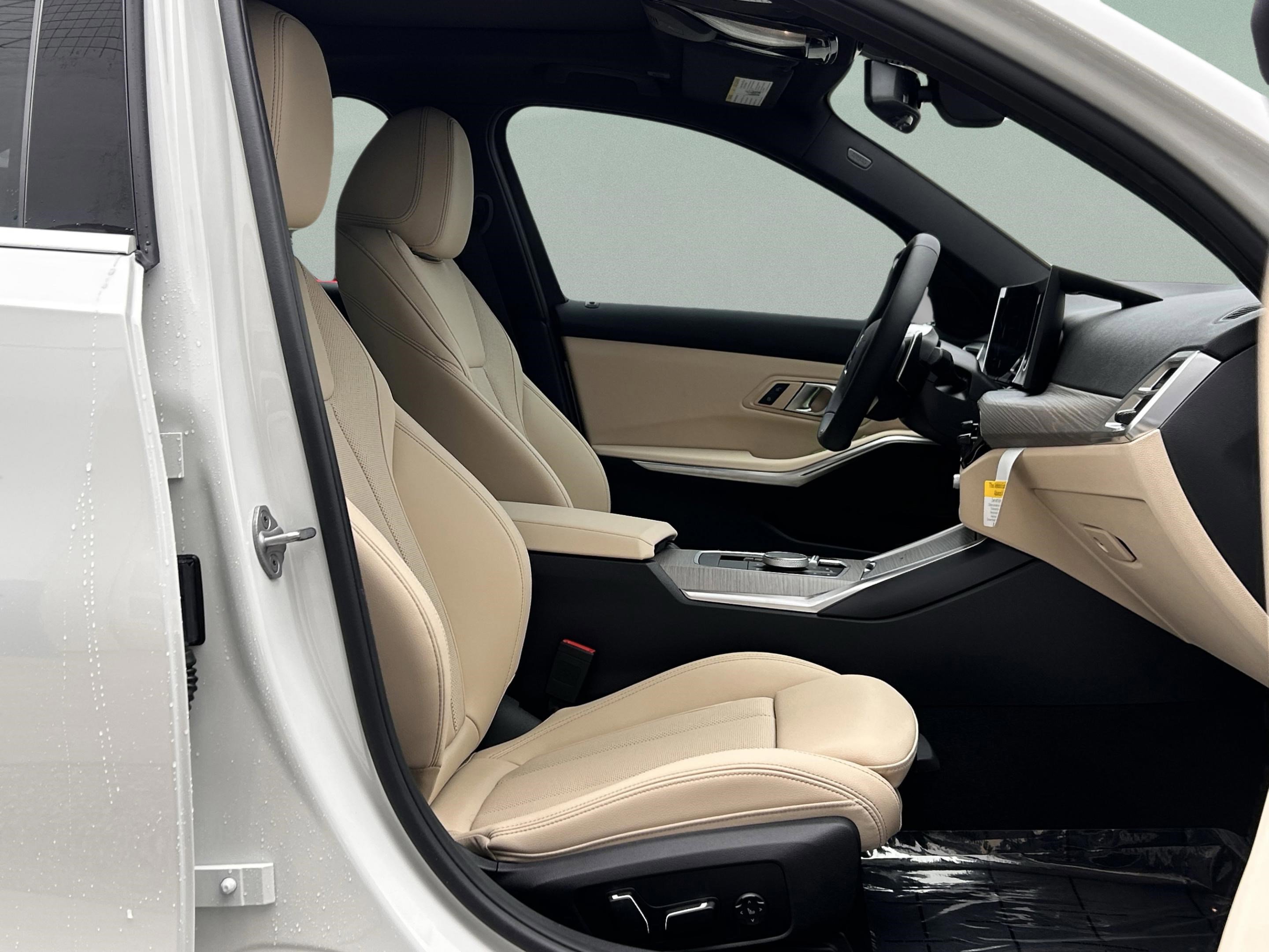 Used 2026 BMW 330i Sedan w/ Premium Package image 27