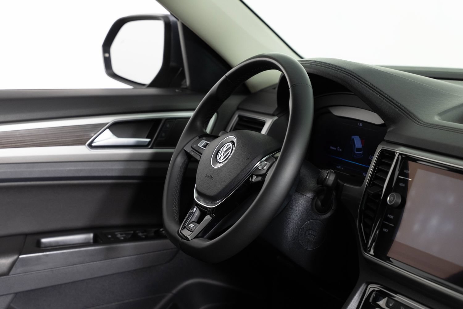 Used 2019 Volkswagen Atlas SEL R-Line AWD/4WD image 29
