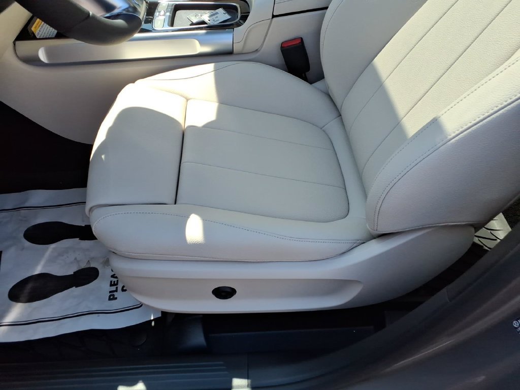 New 2026 Mercedes-Benz GLB 250 4MATIC image 15