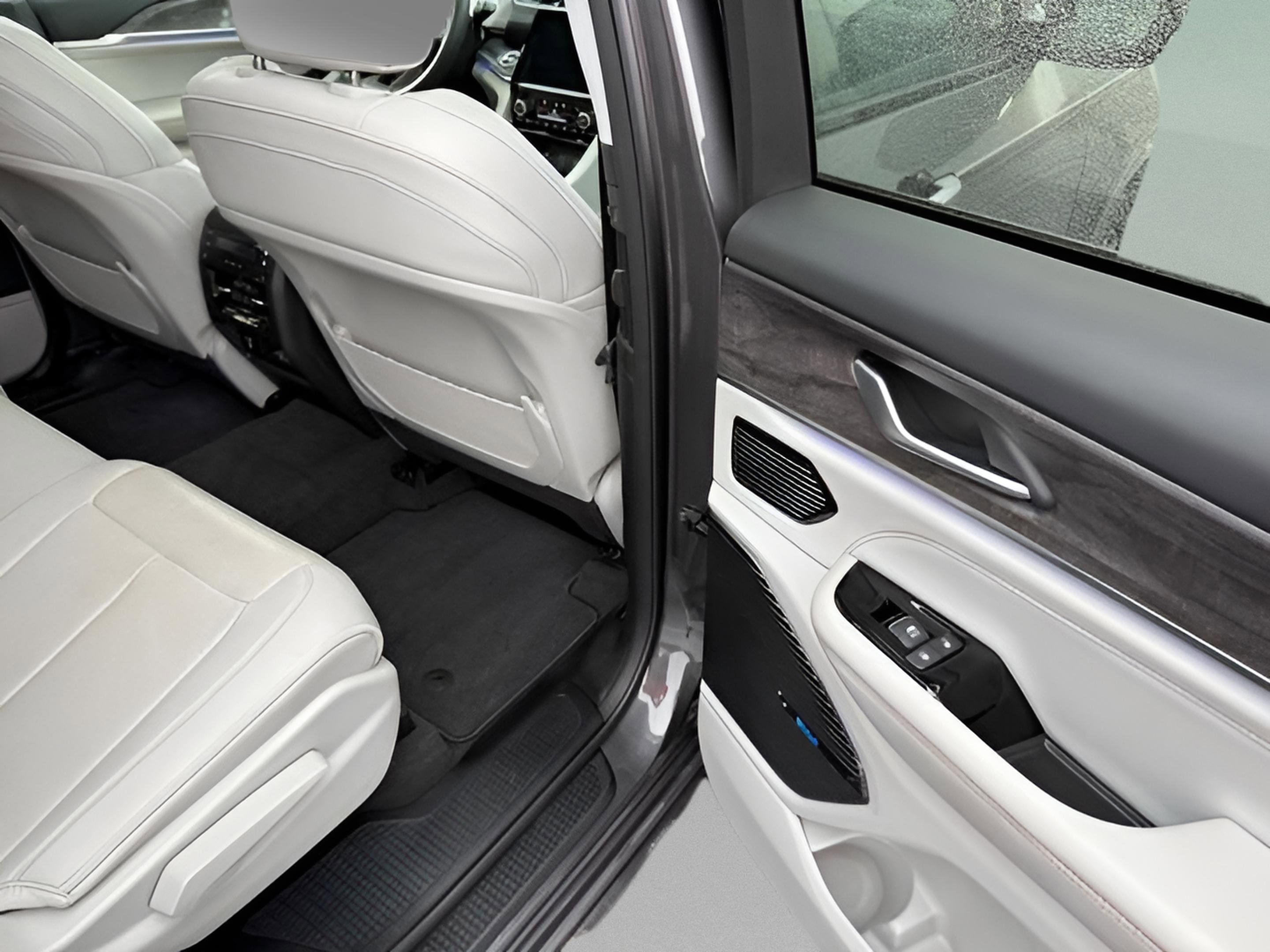 Used 2022 Jeep Grand Cherokee L Overland image 16