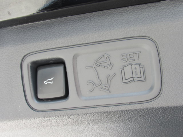 Used 2023 Lincoln Navigator Reserve AWD/4WD image 7