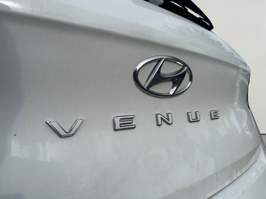 Used 2025 Hyundai Venue SEL FWD image 30