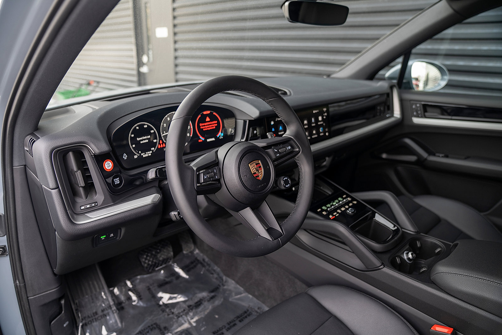 Certified 2025 Porsche Cayenne image 4