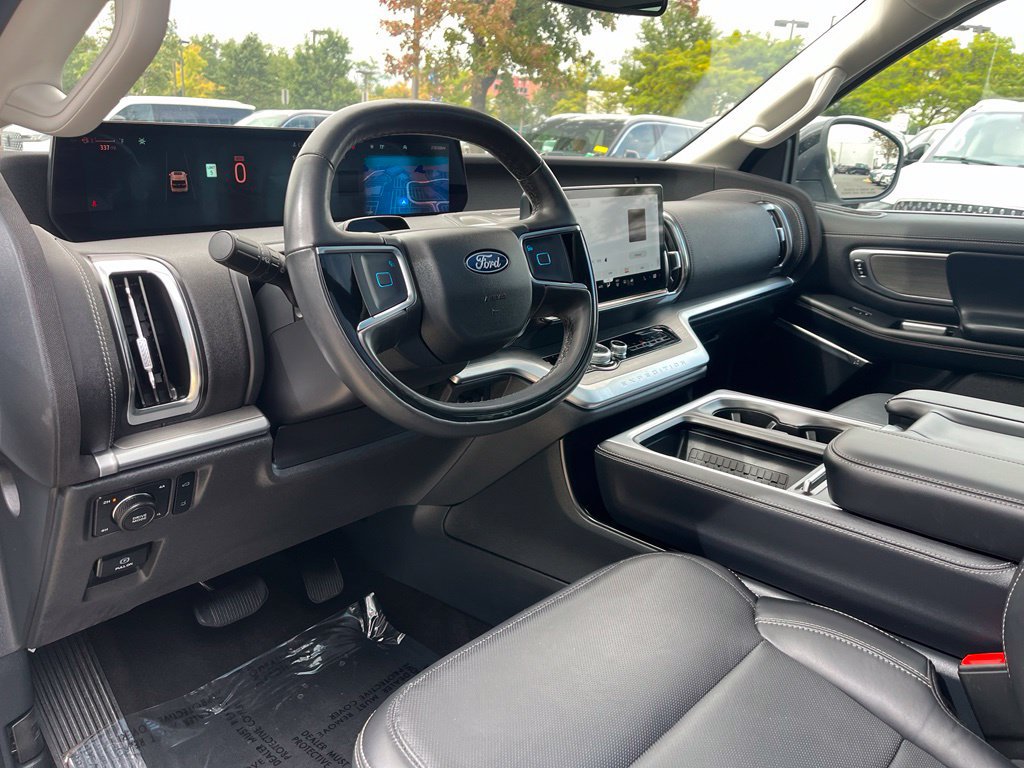 Certified 2025 Ford Expedition Max Platinum w/ Driver's Package AWD/4WD image 25
