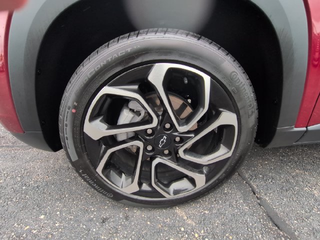 Used 2025 Chevrolet Trax RS FWD image 13