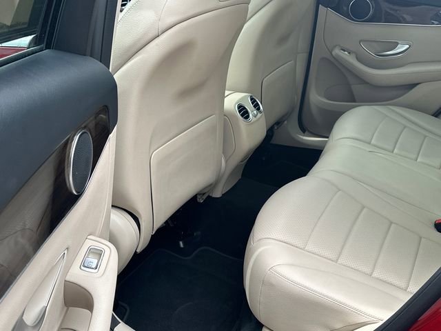 Used 2019 Mercedes-Benz GLC 300 w/ Parking Assistance Package image 21