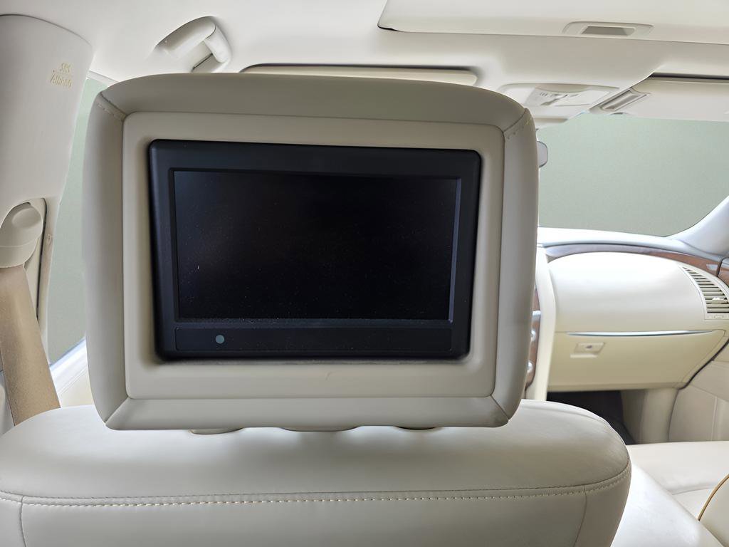 Used 2017 INFINITI QX80 2WD w/ Driver Assistance Package image 18