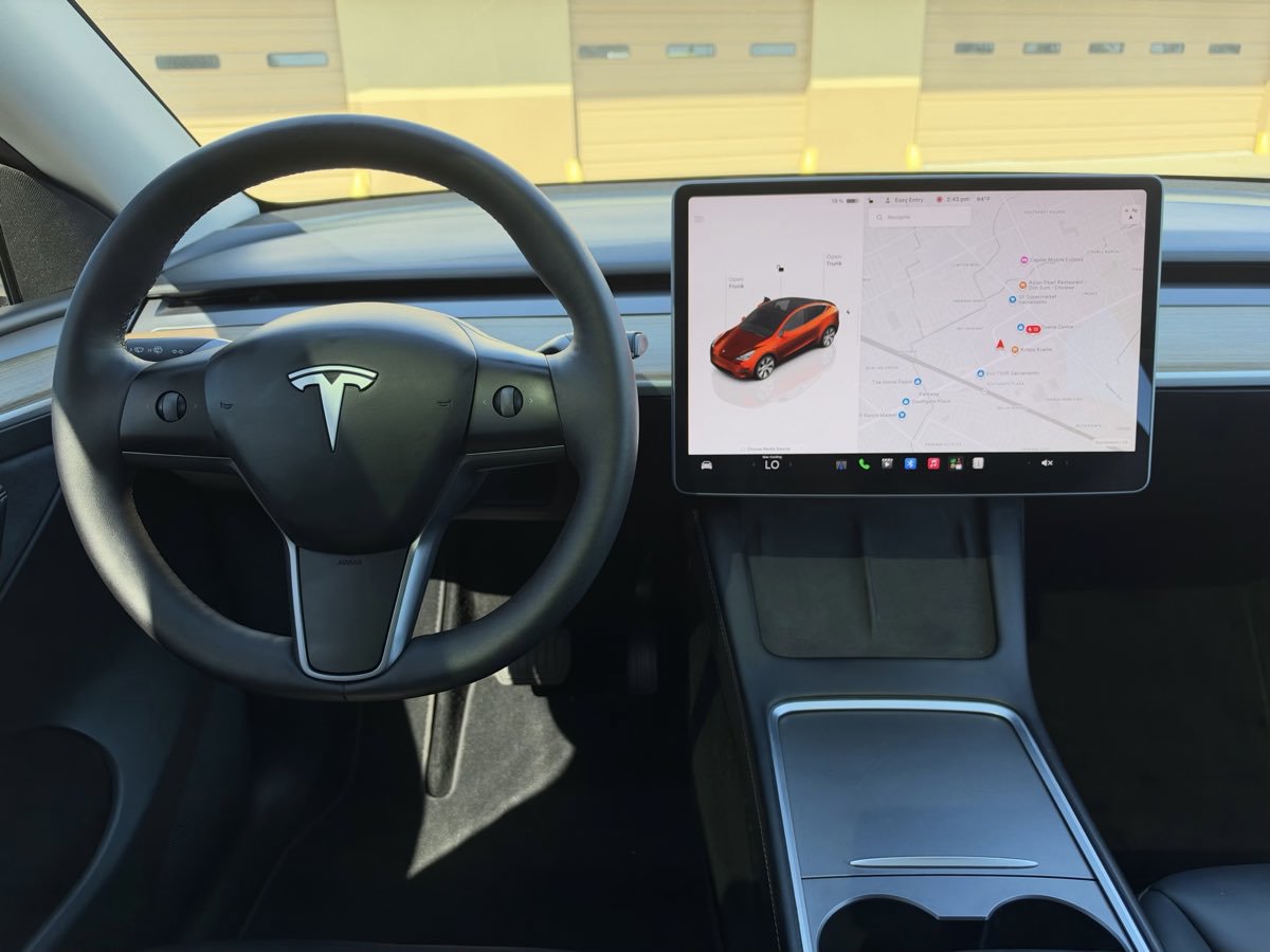 Used 2024 Tesla Model Y Long Range AWD/4WD image 15