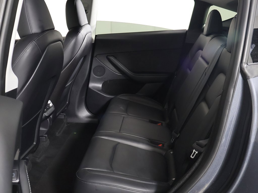 Used 2023 Tesla Model Y Long Range image 31