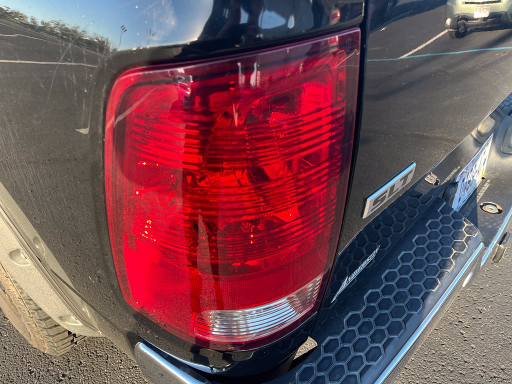 Used 2020 RAM 1500 Classic SLT w/ Luxury Group AWD/4WD image 22