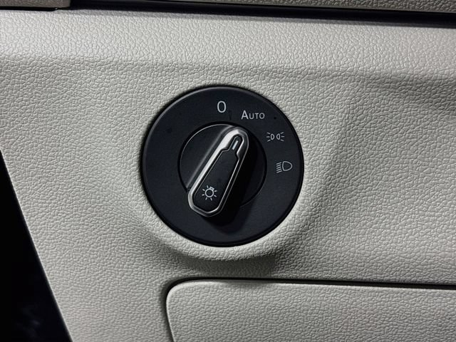 Certified 2023 Volkswagen Jetta SE FWD image 11