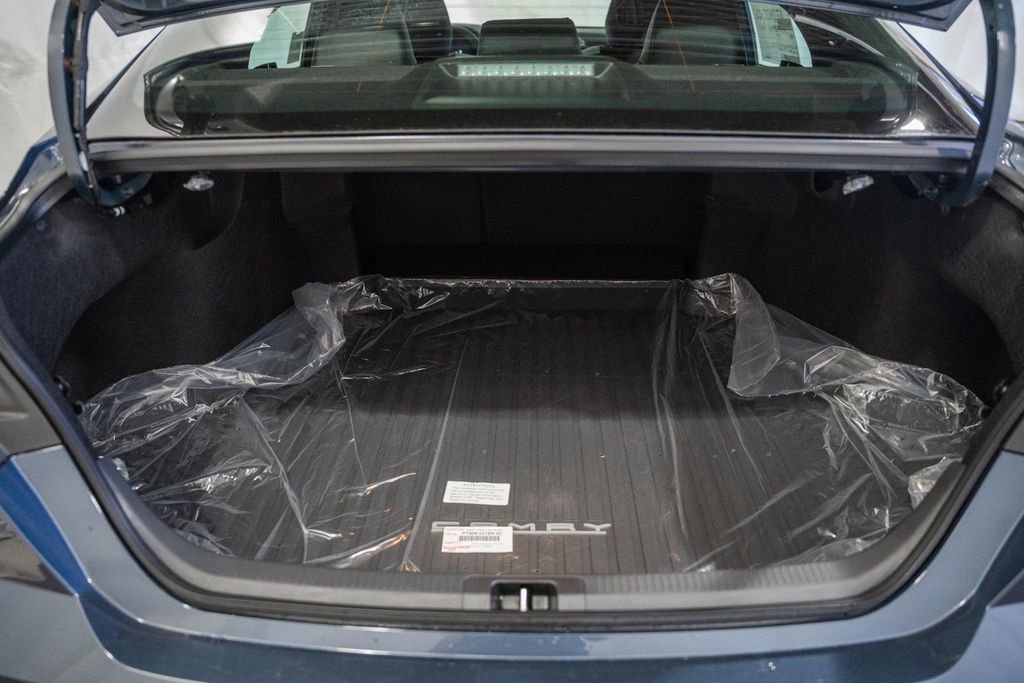 New 2026 Toyota Camry SE FWD image 9
