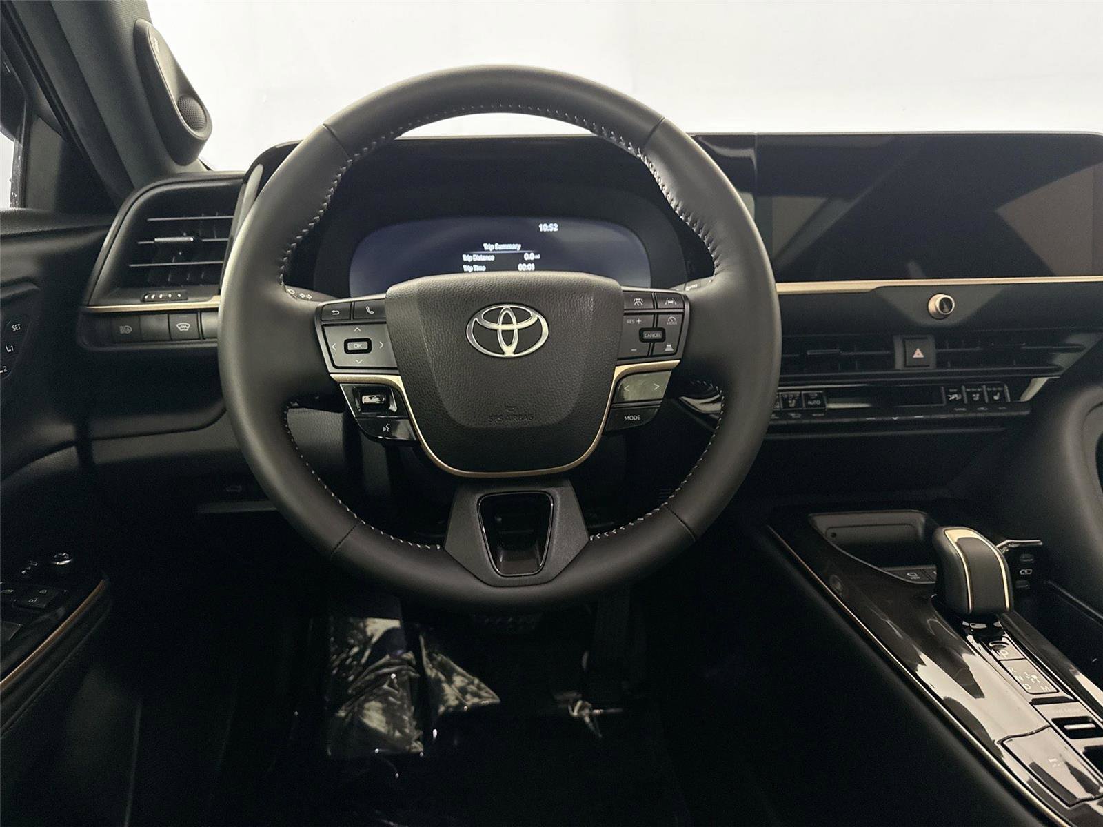 Certified 2025 Toyota Crown Platinum image 33