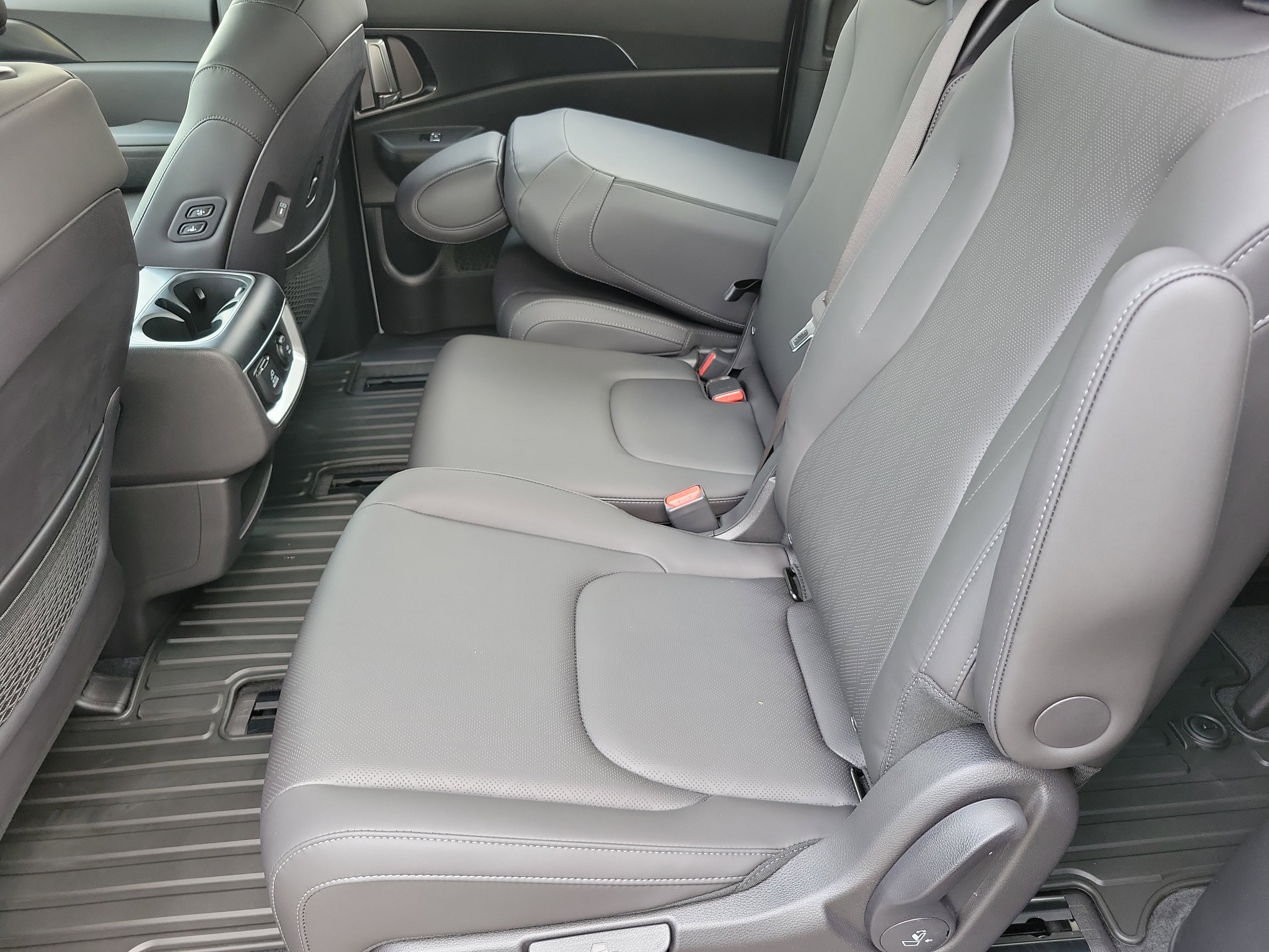 New 2026 Kia Carnival SX image 6