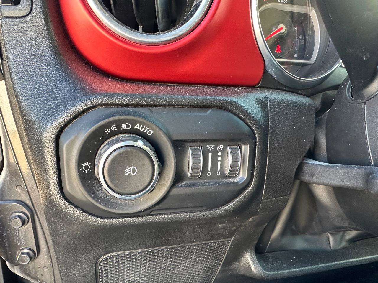 Used 2022 Jeep Wrangler Unlimited Rubicon w/ LED Lighting Group AWD/4WD image 20