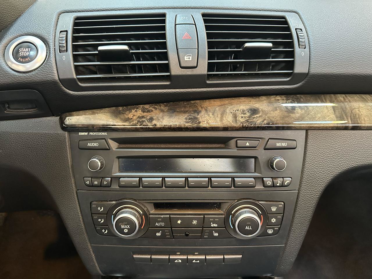 Used 2011 BMW 135i Convertible RWD image 18