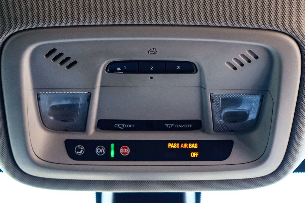 Used 2019 Chevrolet Traverse LT image 34