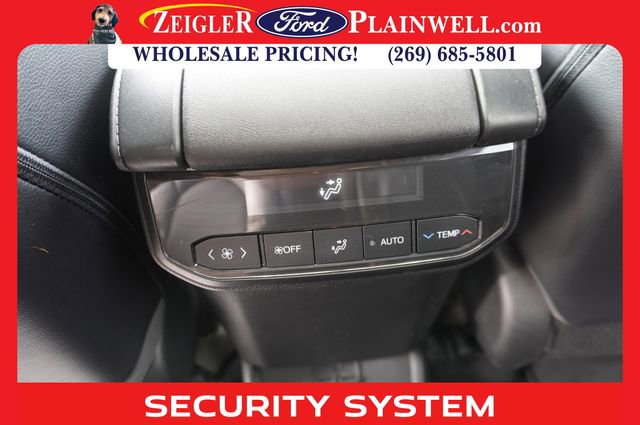 Used 2023 Toyota Highlander XLE image 14