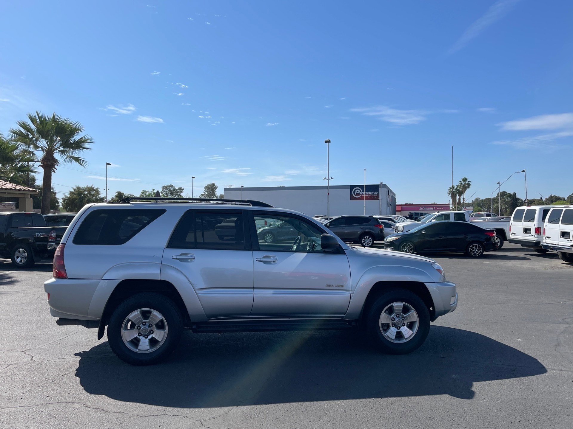 Used 2004 Toyota 4Runner SR5 AWD/4WD image 6