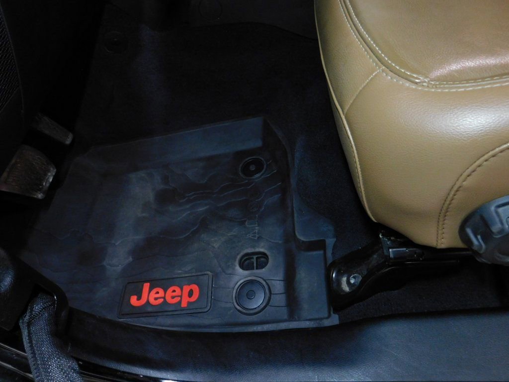 Used 2022 Jeep Wrangler Unlimited Rubicon 4xe w/ Dual Top Group image 39