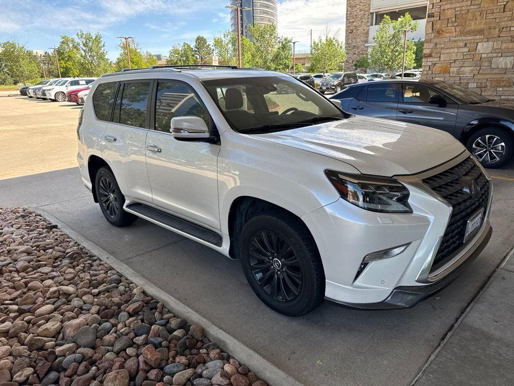 Used 2023 Lexus GX 460 Luxury w/ Sport Design Package AWD/4WD image 2
