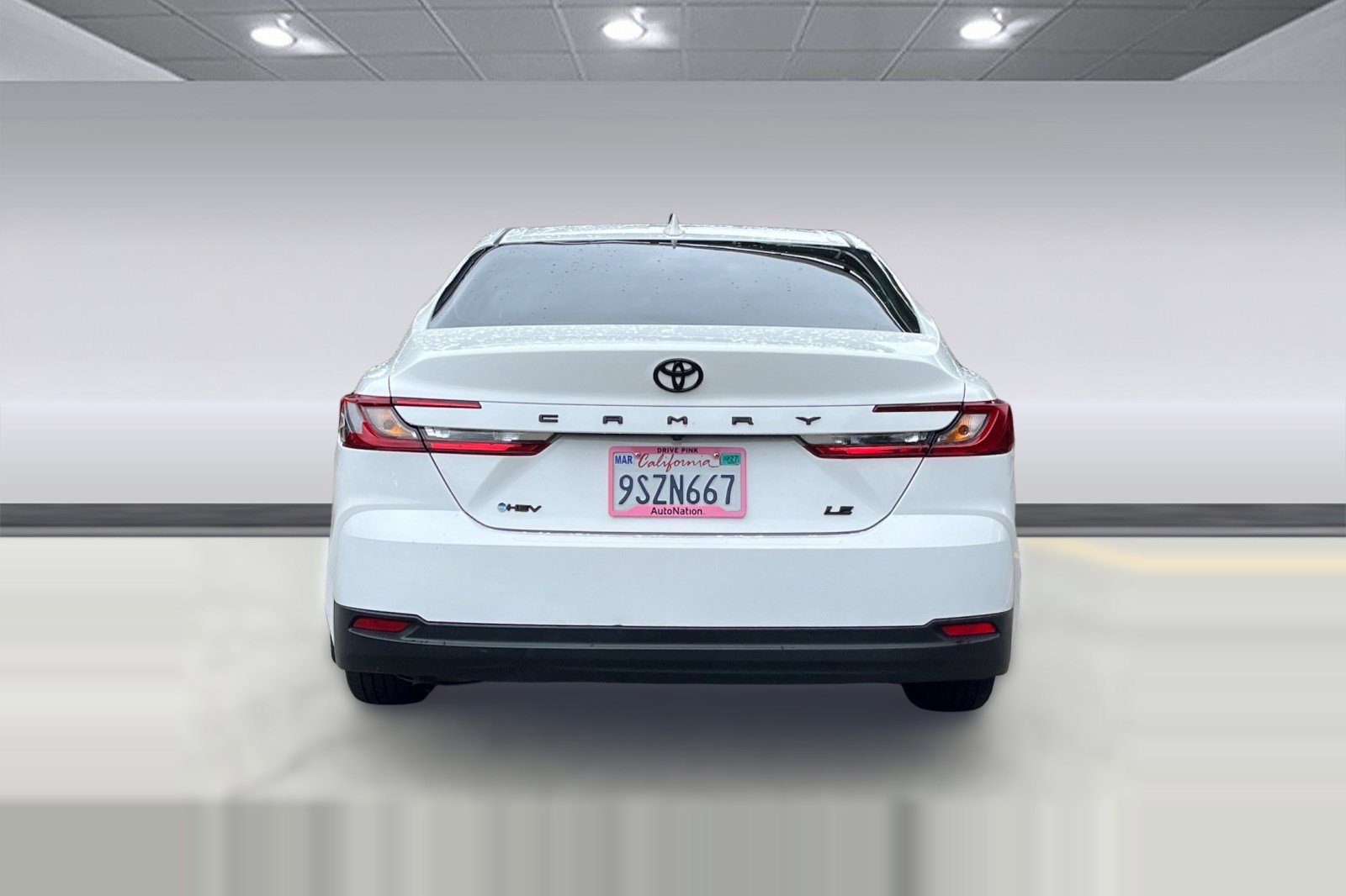 Used 2025 Toyota Camry LE w/ Convenience Package FWD image 5