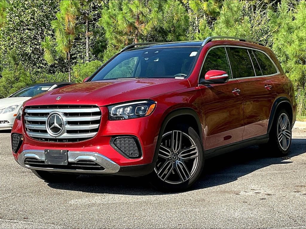 Used 2024 Mercedes-Benz GLS 450 4MATIC image 2