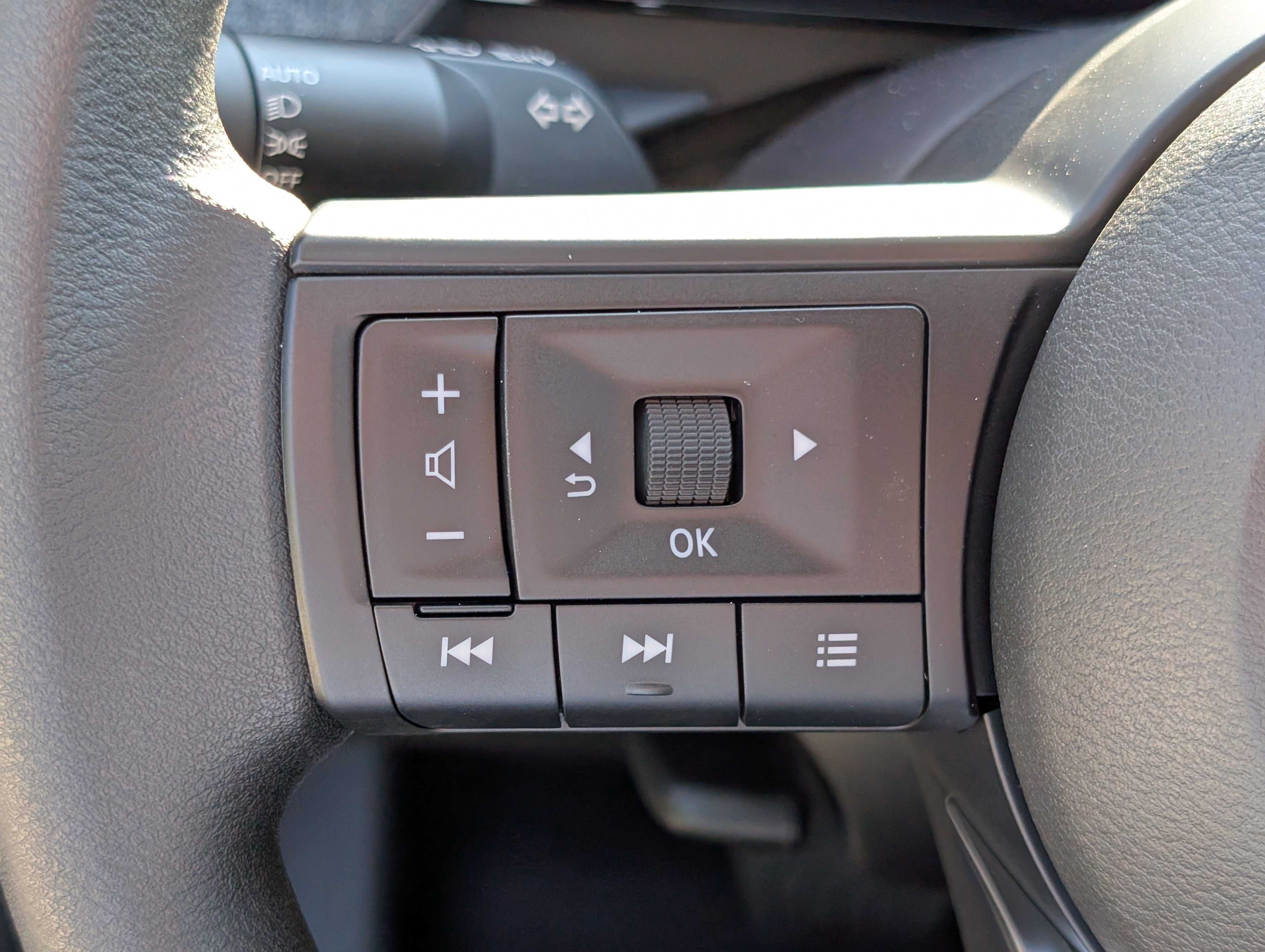 New 2027 Nissan Kicks SV AWD/4WD image 15