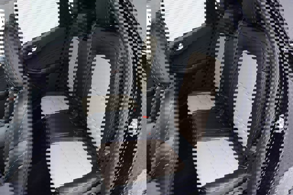 Used 2022 Ford Escape Titanium w/ Titanium Elite Package image 11