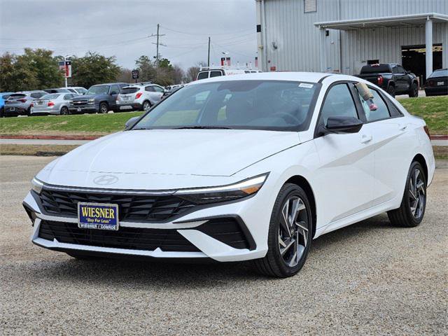 New 2025 Hyundai Elantra SEL image 1