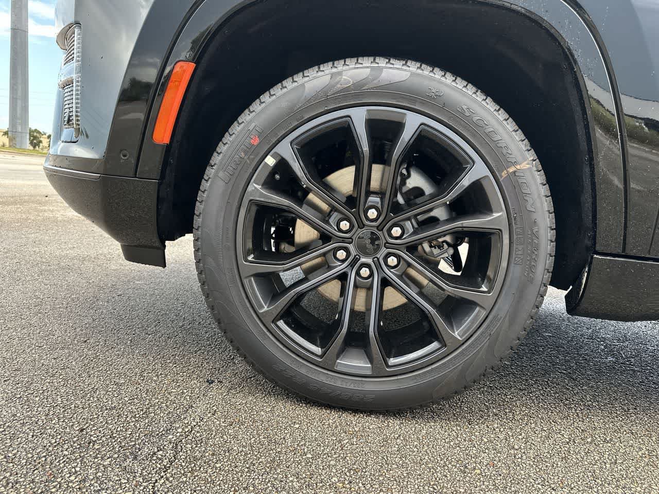New 2026 Jeep Grand Wagoneer Summit AWD/4WD image 13