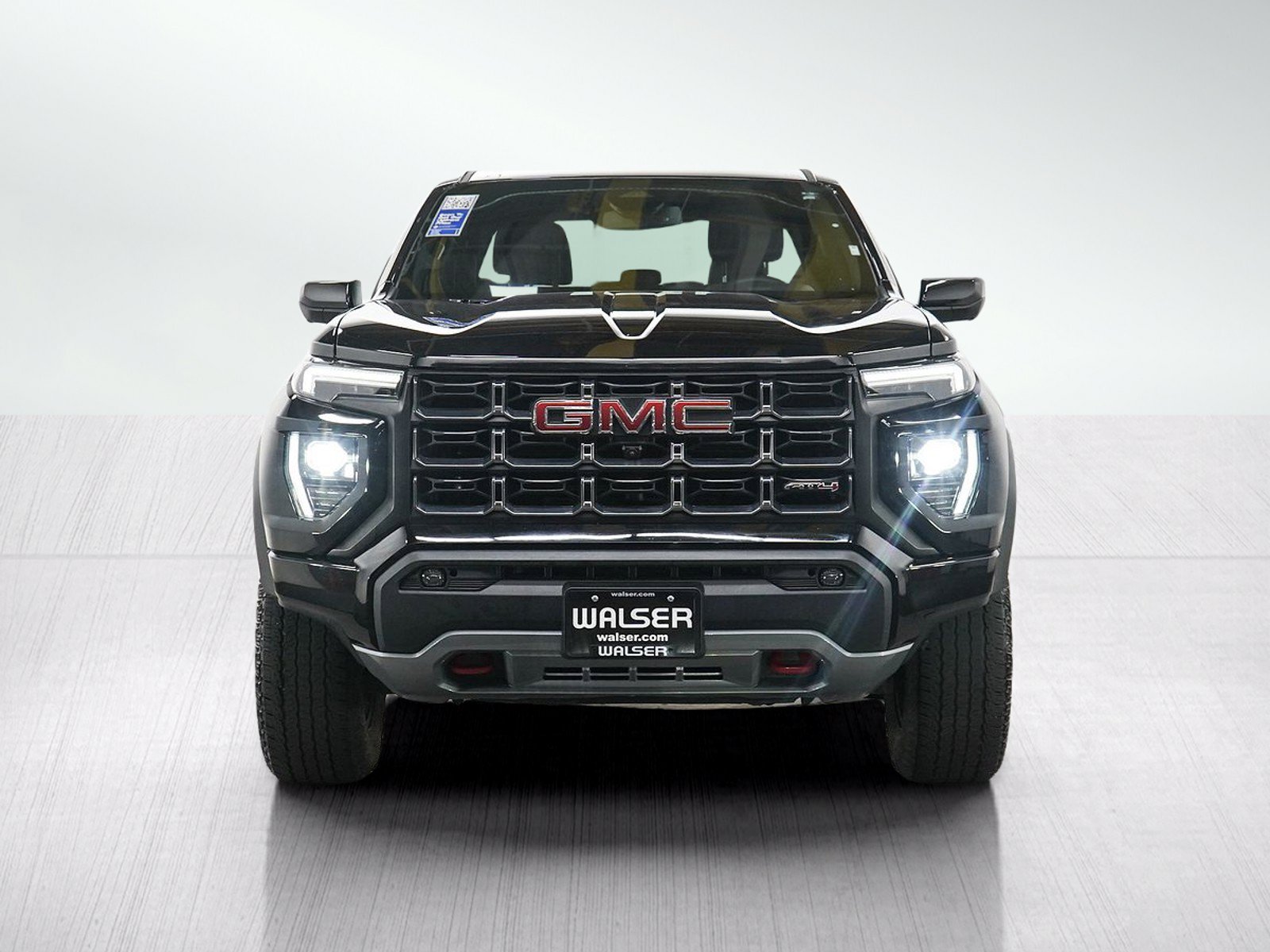 Used 2024 GMC Canyon AT4 w/ Technology Package AWD/4WD image 8