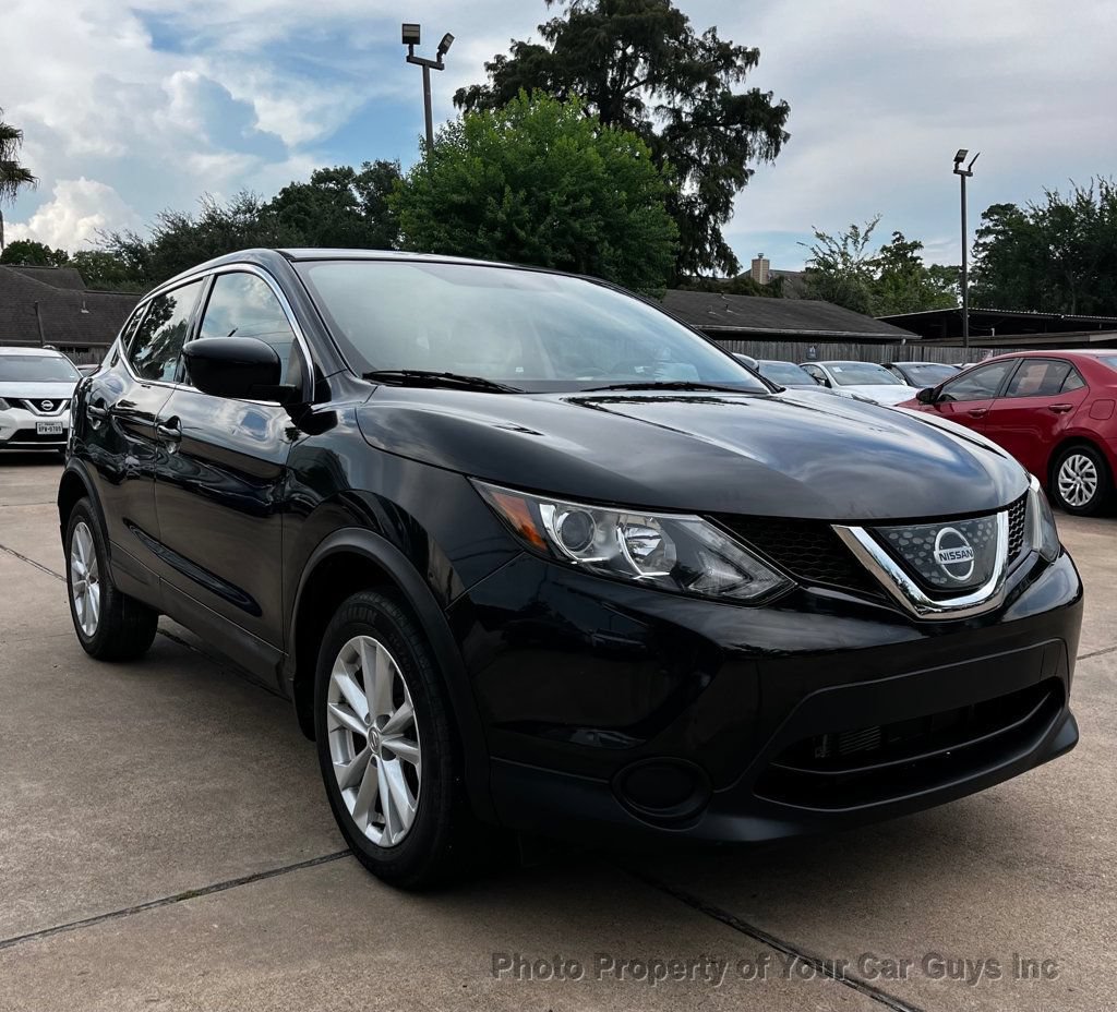 Used 2018 Nissan Rogue Sport S w/ S Appearance Package AWD/4WD image 4