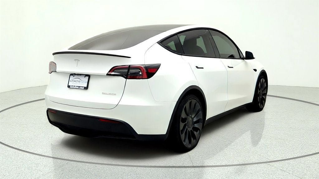 Used 2024 Tesla Model Y Performance AWD/4WD image 5