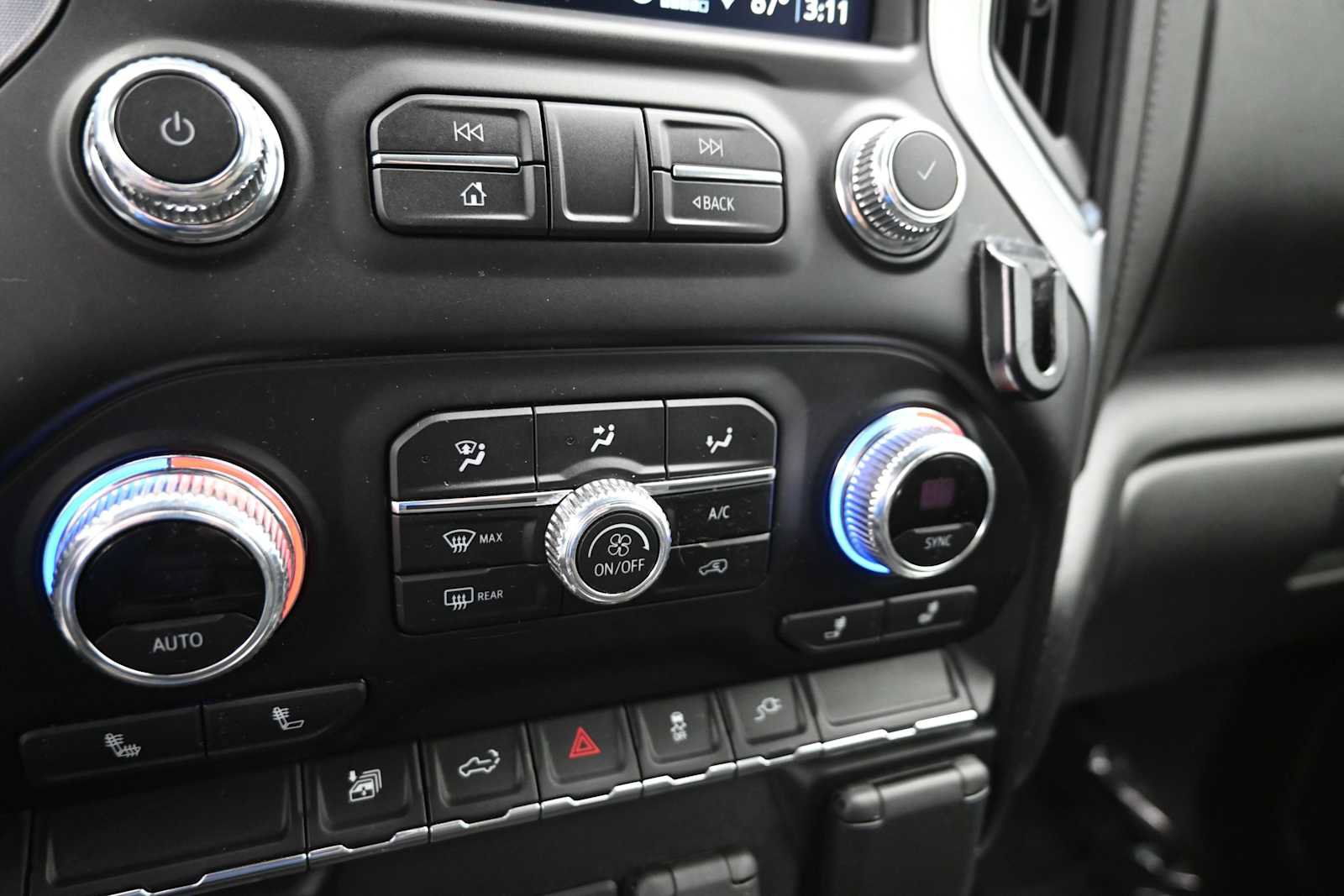 Used 2021 GMC Sierra 2500 SLE w/ SLE Value Package; AWD/4WD image 19