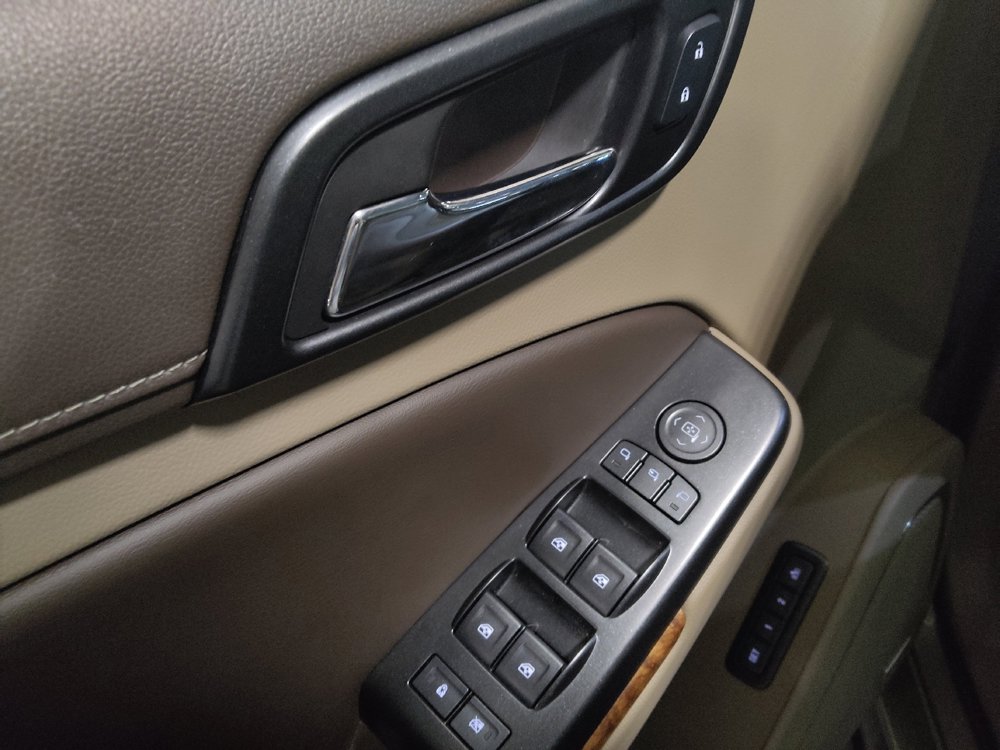 Used 2017 Chevrolet Suburban Premier RWD image 27