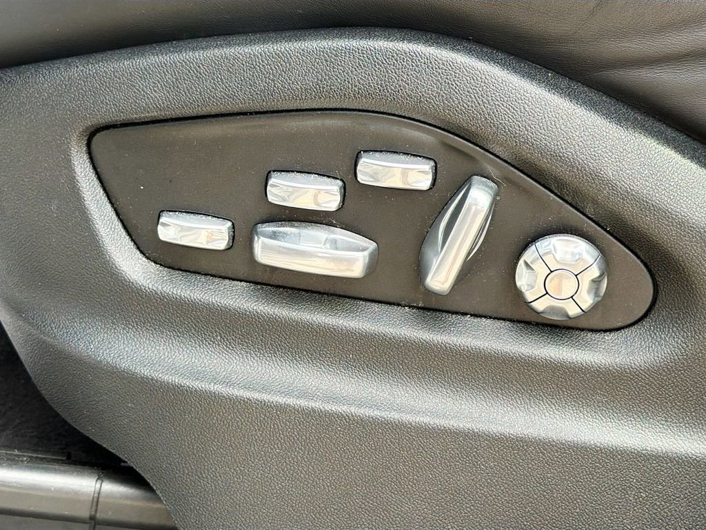 Used 2020 Porsche Cayenne Turbo image 29