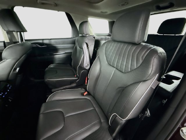 Used 2024 Hyundai Palisade Limited FWD image 24