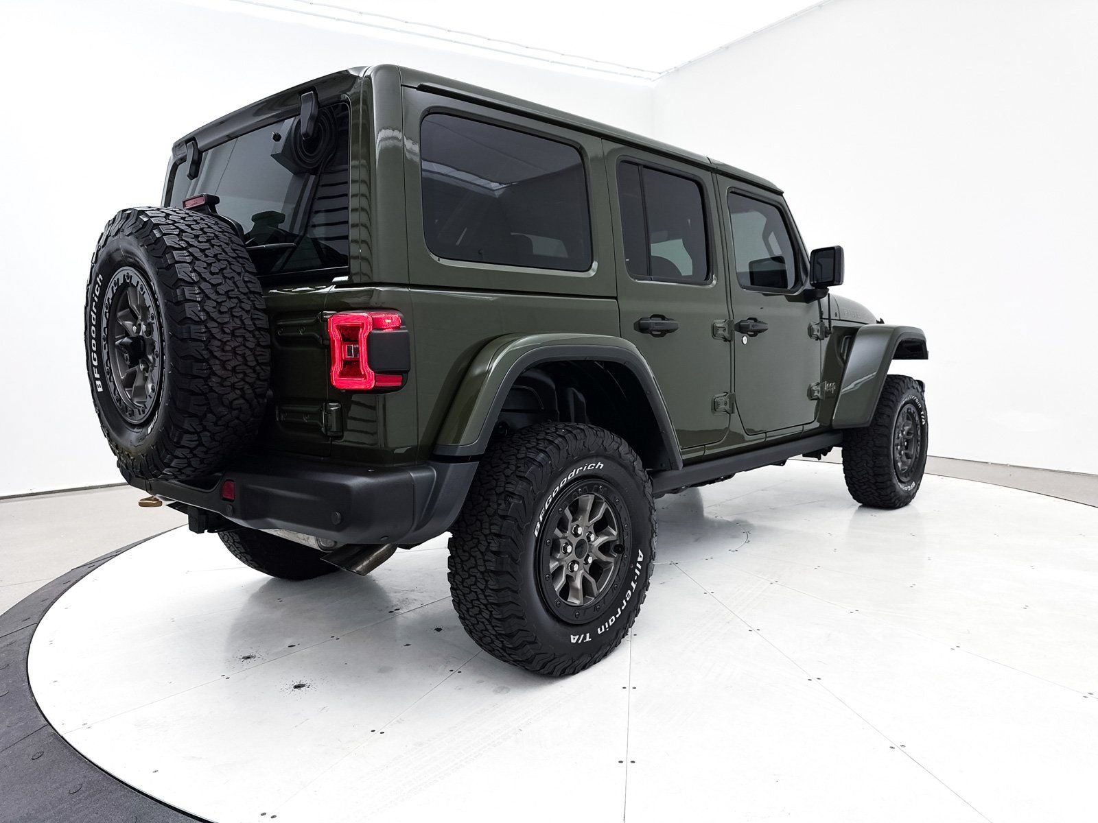 Used 2023 Jeep Wrangler Unlimited Rubicon 392 w/ Dual Top Group AWD/4WD image 29